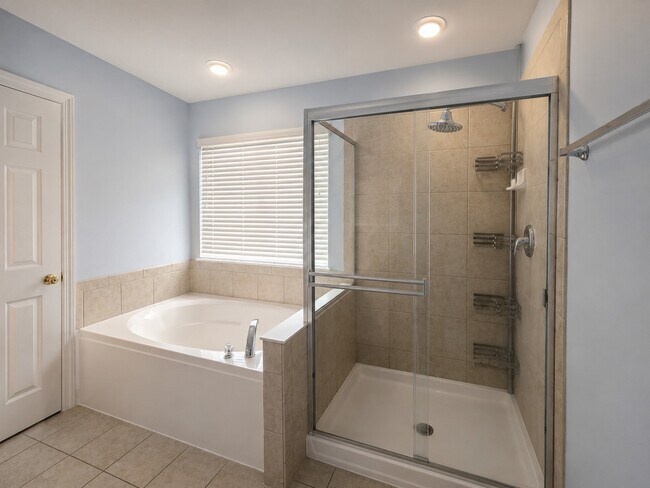 Building Photo - 388 Toccoa Ln