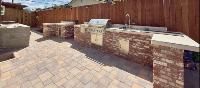 Building Photo - 5921 Fallbrook Ave