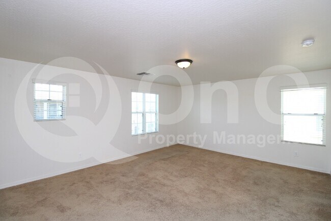 Building Photo - 3939 E Edna Dr