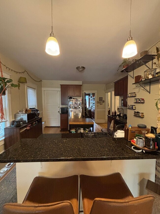 Building Photo - 2939-39B N Pierce St