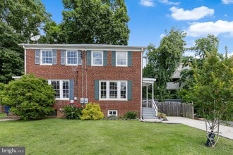 Building Photo - 2613 S Troy St