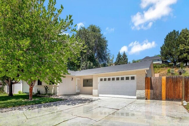 Building Photo - 3 Bedroom home in Eagle with ADU _ Pets We...