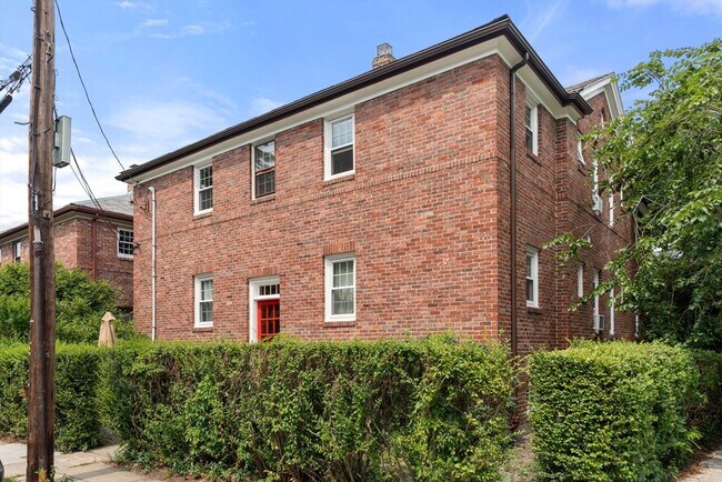 Primary Photo - 1 Garden Ct