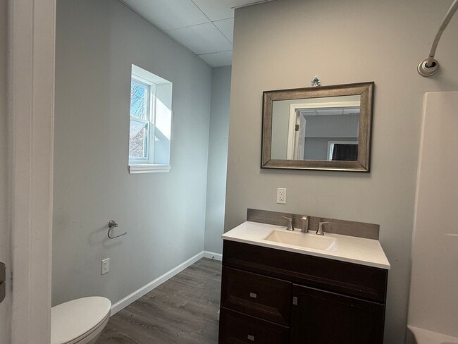 Building Photo - Private 3 bed 2bath house in North Johnson City!