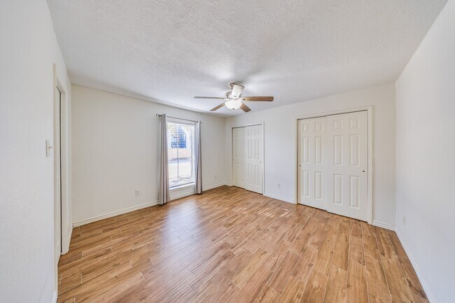 Building Photo - 18800 Egret Bay Blvd