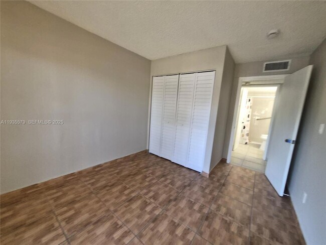 Building Photo - 8811 SW 132nd Pl