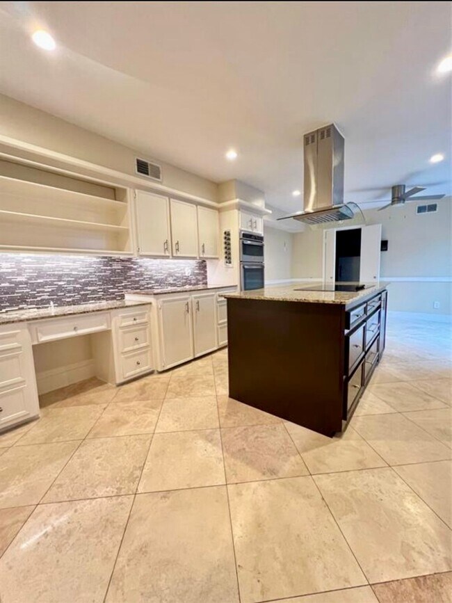 Building Photo - 6726 Saffron Hills Dr