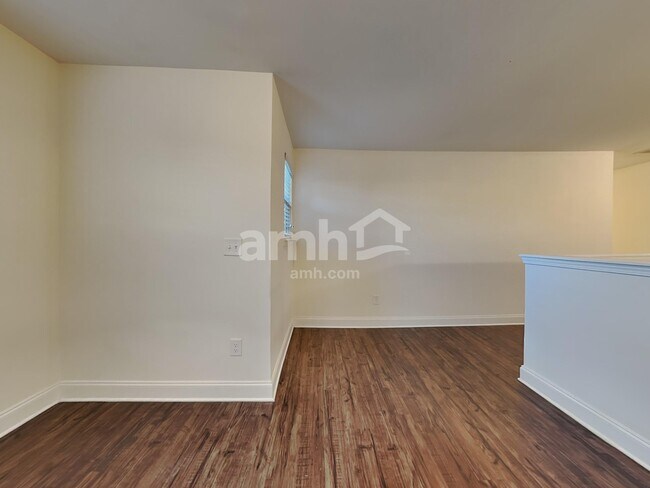 Building Photo - 1682 Weatherbrook Cir