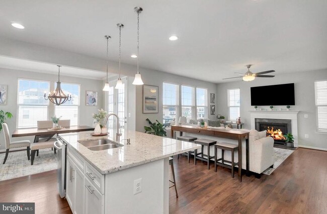 Building Photo - 437 Boxelder Dr