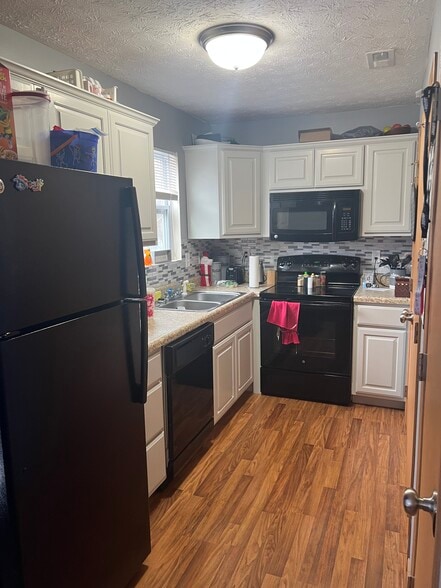 Building Photo - 73 BB Way