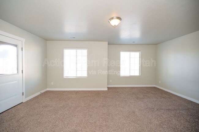 Building Photo - 4088 E Oakland Hills Dr