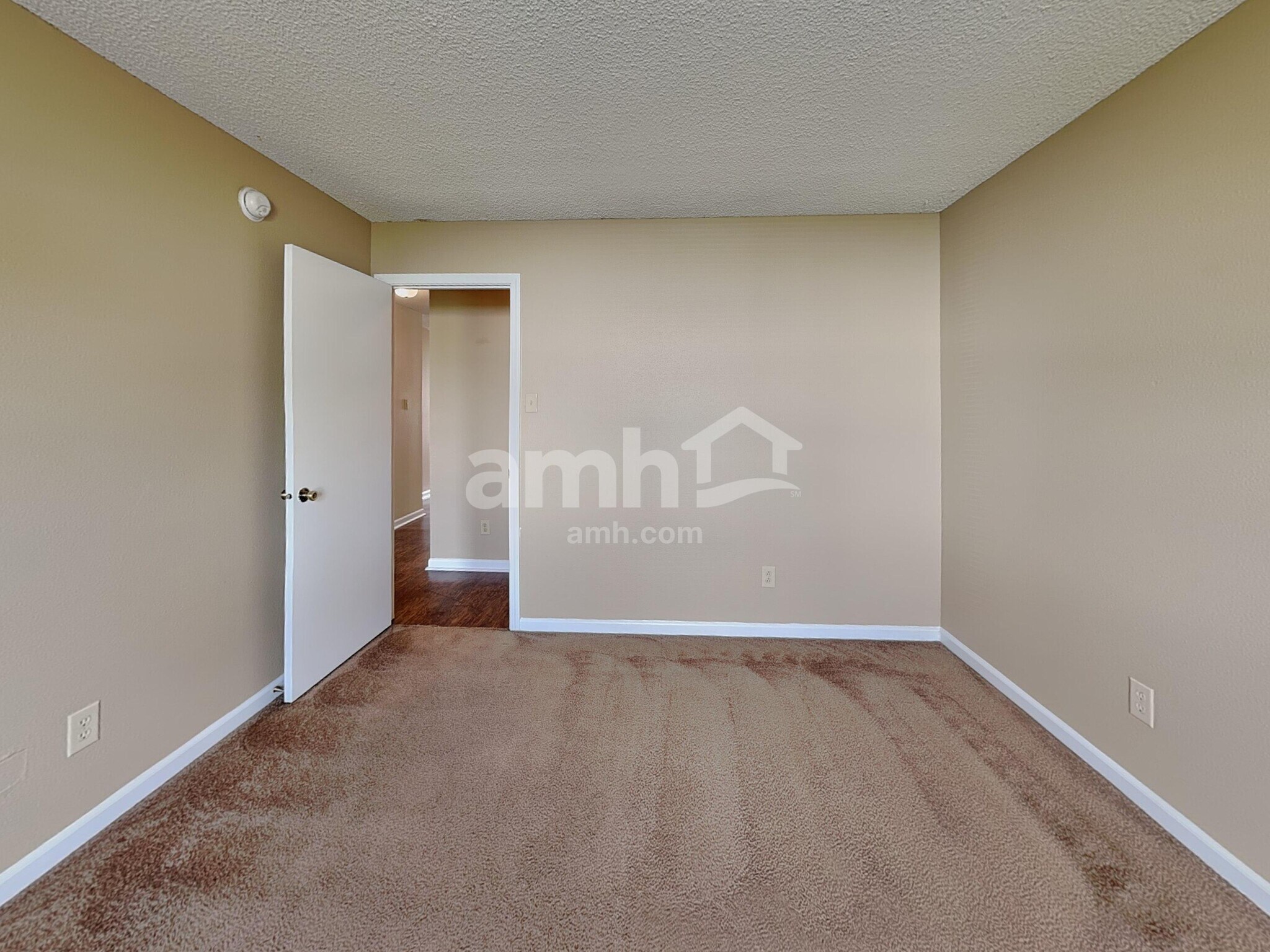 Building Photo - 7588 Hollow Reed Ct