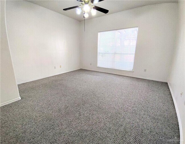 Building Photo - 3504 El Jardin St