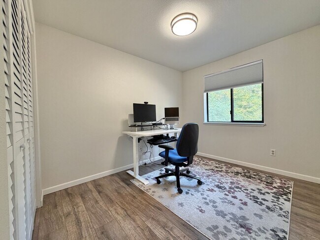 Building Photo - 13327 NW Coho Run