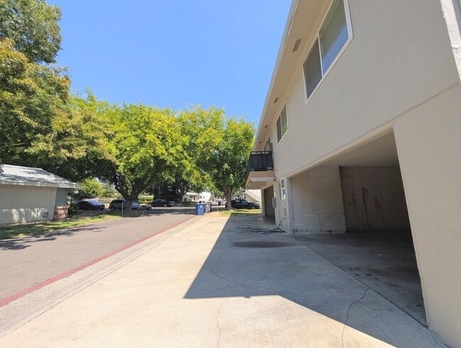 Building Photo - 6435 Greenback Ln