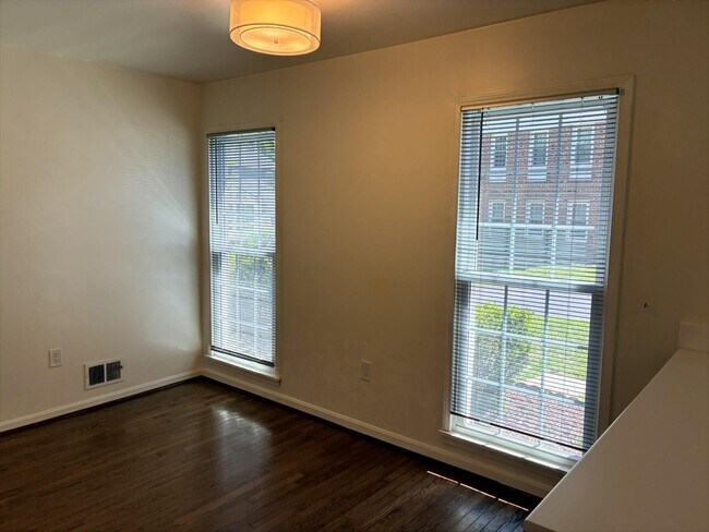 Building Photo - 4834 King Solomon Dr