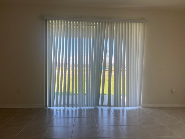 Building Photo - 1375 Isleta Lp