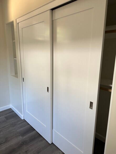 Building Photo - 452 N Crescent Heights Blvd