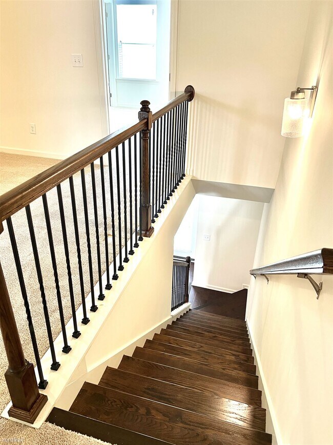 Building Photo - 2 br, 2.5 bath Townhome - 911 Ambient Way