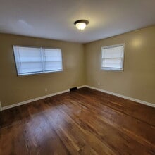 Building Photo - Great South Emerson 2BR/1BA House for RENT!