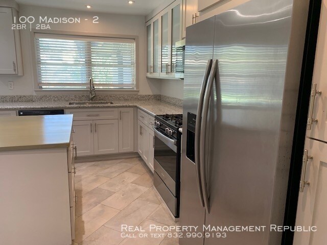 Building Photo - 100 Madison