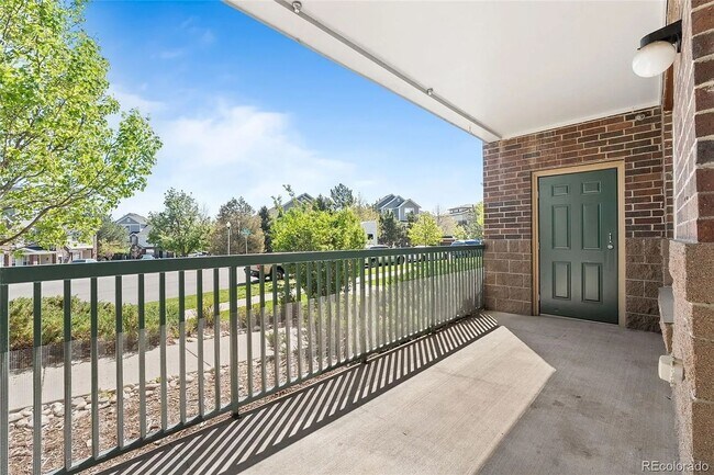 Building Photo - Spacious 2BR Condo convenient to DTC, Auro...