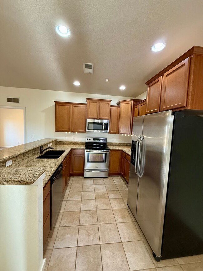 Building Photo - Fantastic 2 Bedroom, 2 Bath Ground Level Condo With Detached Garage in Loveland, Colorado