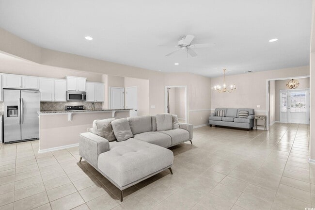 Building Photo - 2401 Hobart St