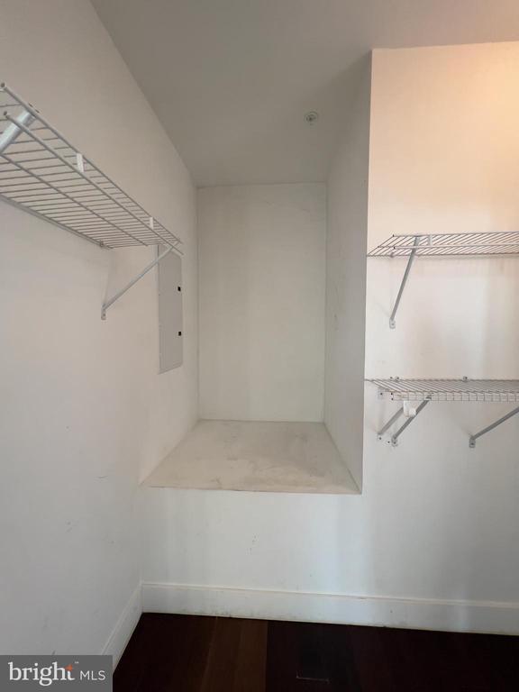 Building Photo - 1637 Poplar St