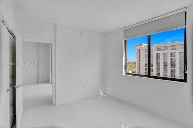 Building Photo - 301 Altara Ave