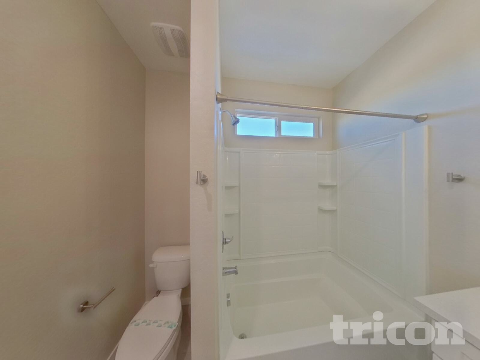 Building Photo - 1349 N Parkcrest