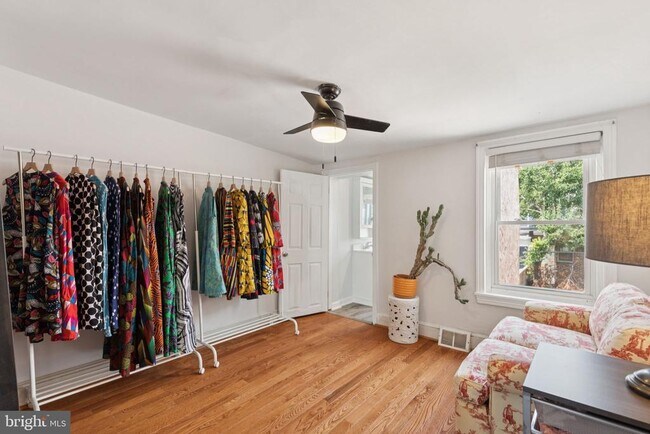 Building Photo - 1466 E Wilt St