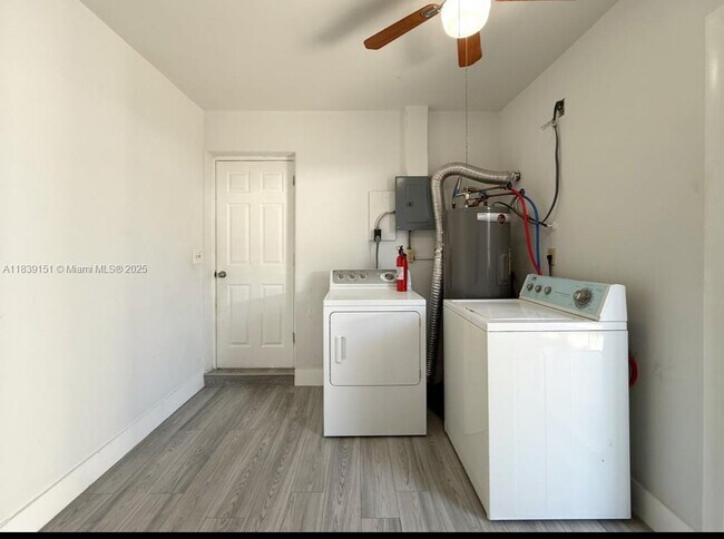 Building Photo - 2135 SW 46th Terrace