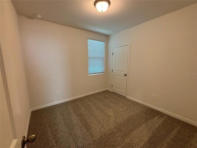 Building Photo - 5526 Clove Row