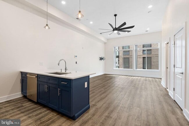 Primary Photo - 1115 N American St