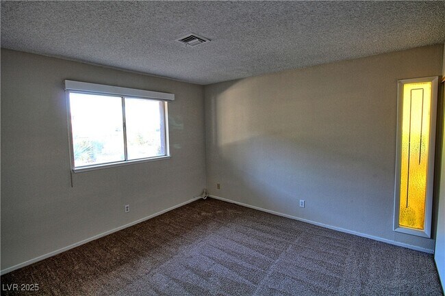 Building Photo - 2349 Canfield Dr