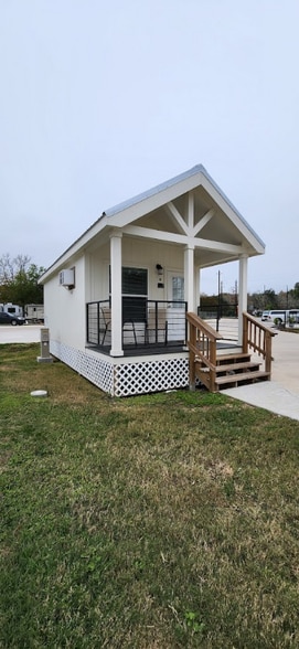 Primary Photo - 701 Gordy Rd