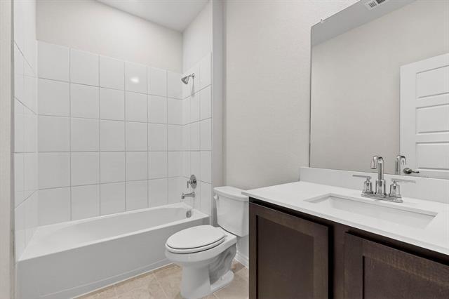 Building Photo - 740 Thorn Crk Dr