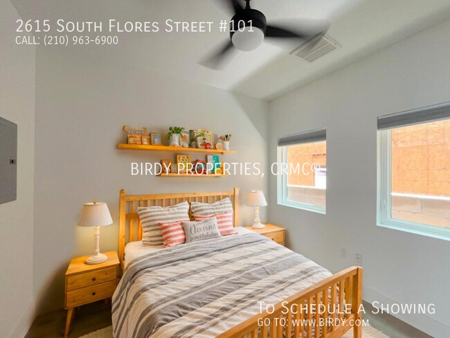 Building Photo - 2615 S Flores St
