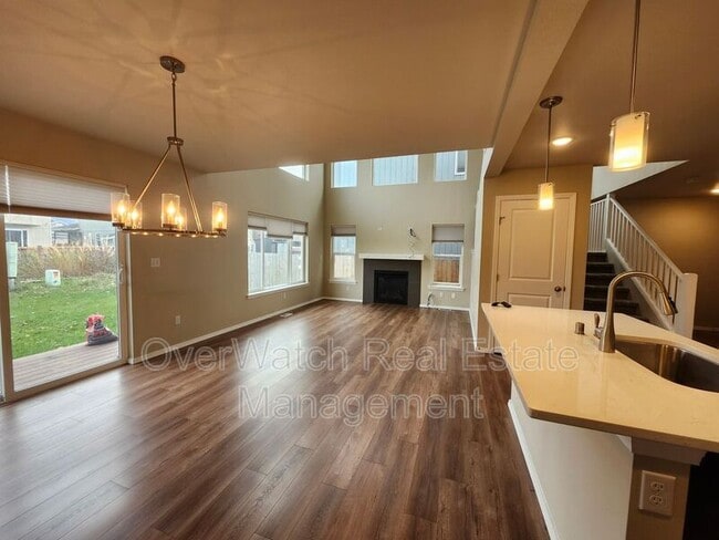 Building Photo - 207 Shageluk St
