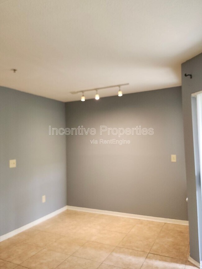 Building Photo - 7220 Westpointe Blvd