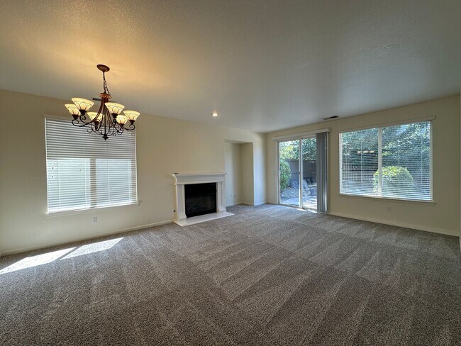 Building Photo - Curti Ranch House