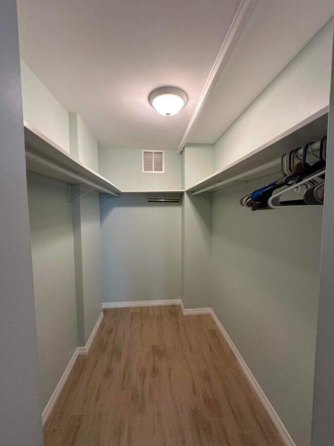 Building Photo - 3224 S Ocean Blvd