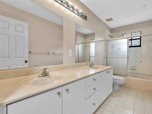 Building Photo - 4283 Vineyard Cir
