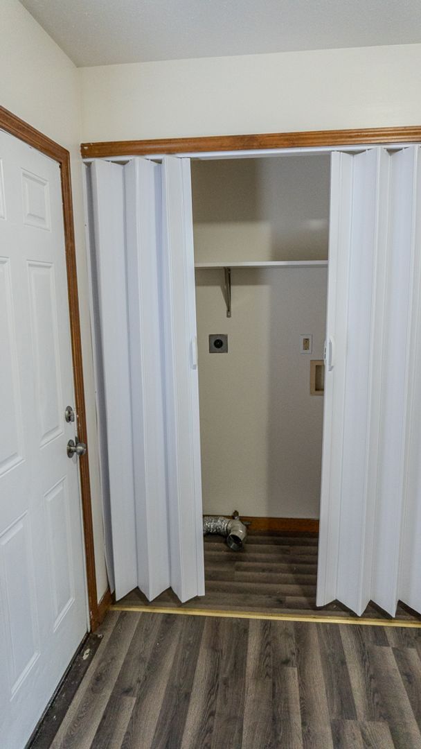 Building Photo - Updated 3-Bedroom Townhouse in Convenient ...