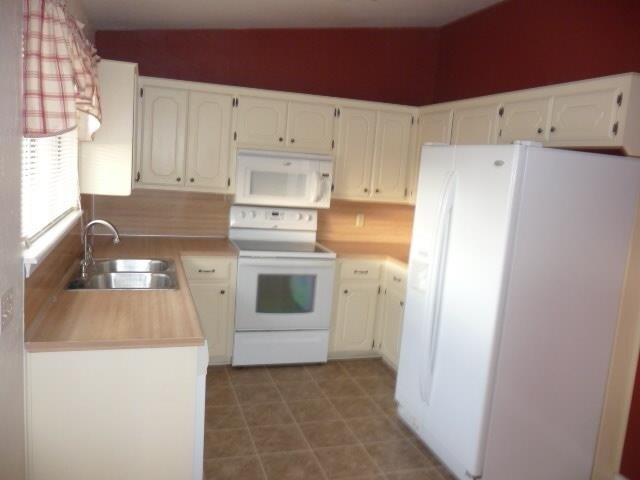 Building Photo - 114 SE Trenton Rd