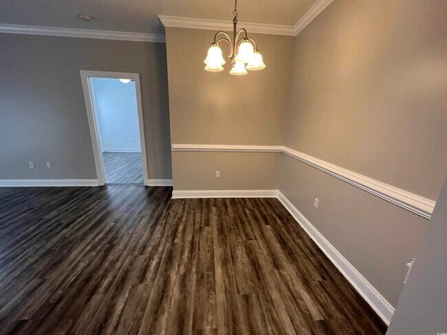 Building Photo - 2057 Silvercrest Dr