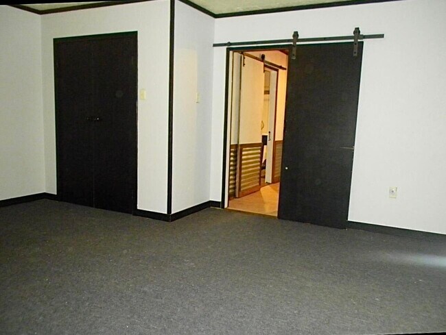 Building Photo - 8707 Private Rd 7355