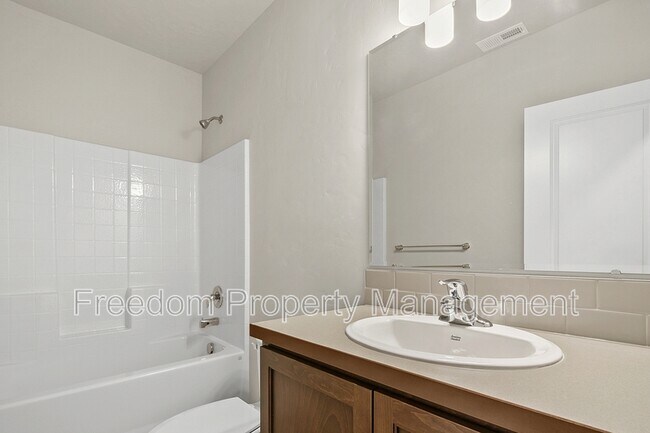 Building Photo - 3115 River Bluff Ct