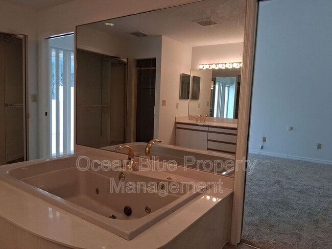 Building Photo - 1903 S MacDill Ave